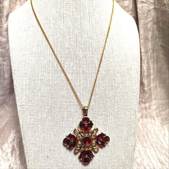 Red Faceted Rhinestone Bezel Set Gold Tone Plated Square 18" Necklace Pendant - Picture 2 of 5